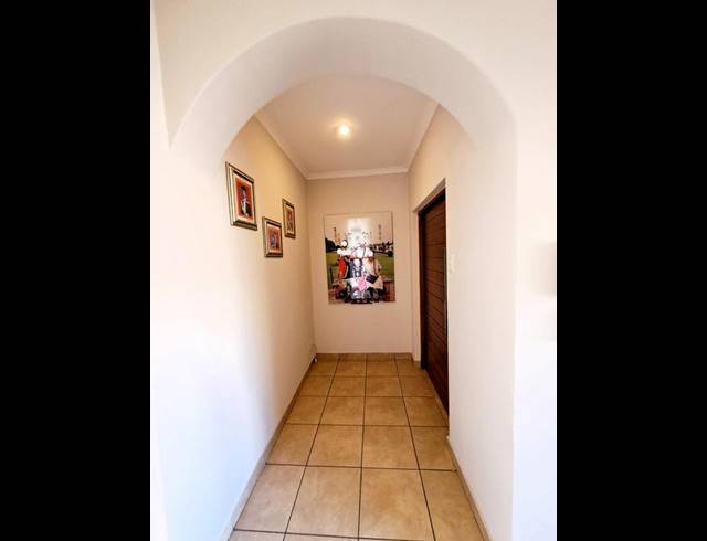 4 BEDROOM HOUSE FOR SALE IN SUNNYRIDGE